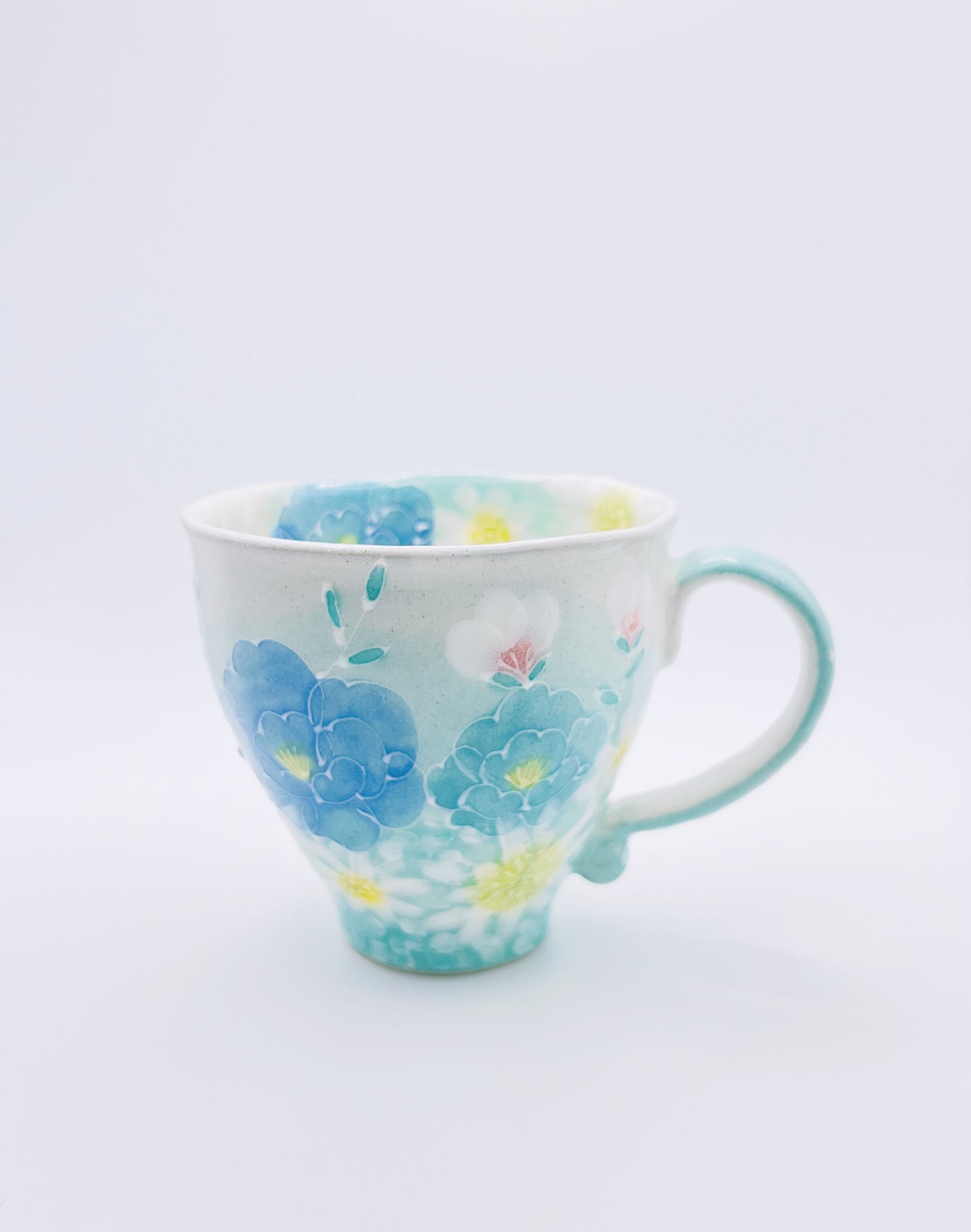 Yuzuriha Flower Mug 青彩小花