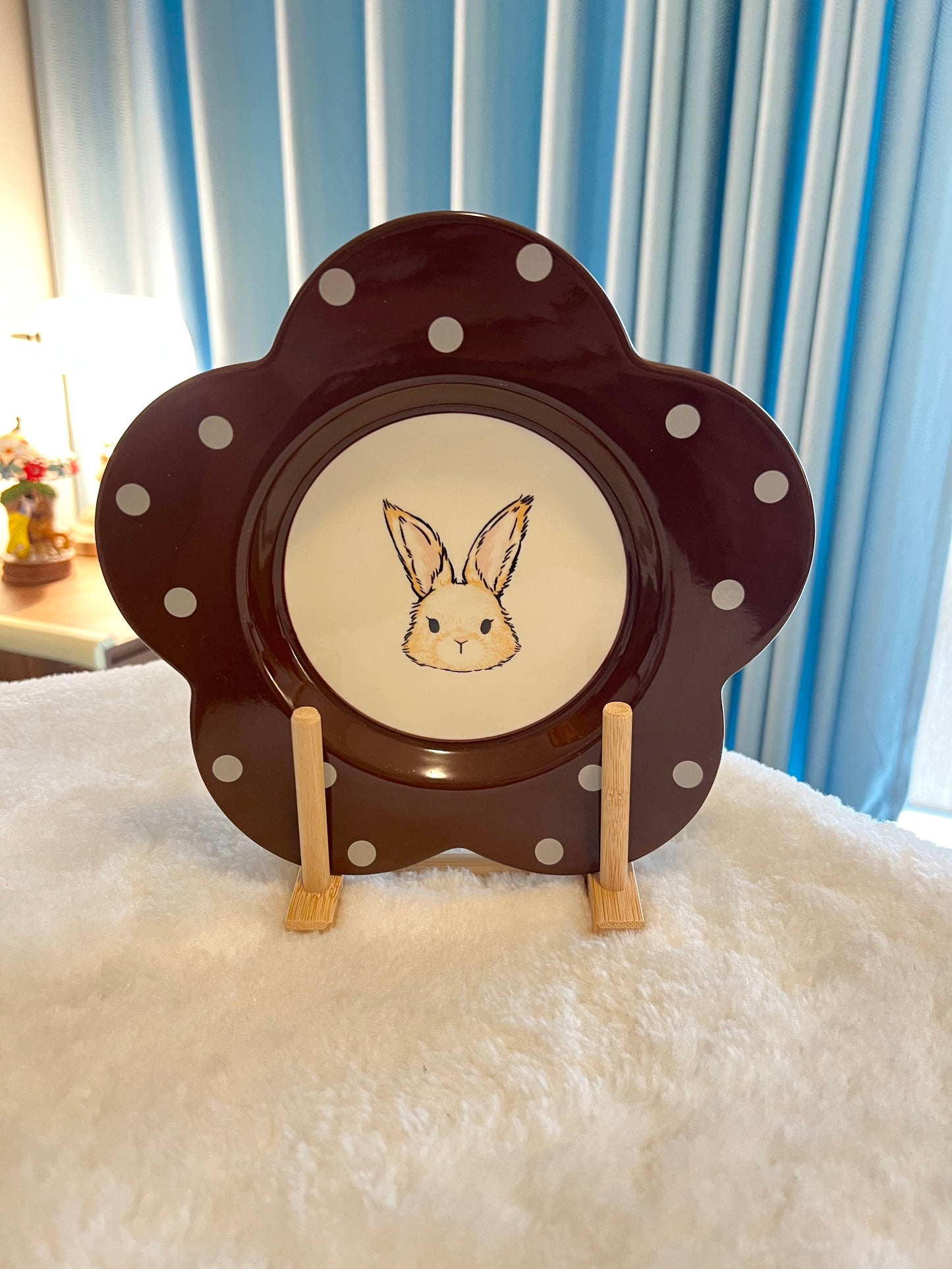 Vintage Bunny Flower Shaped Plate 8"