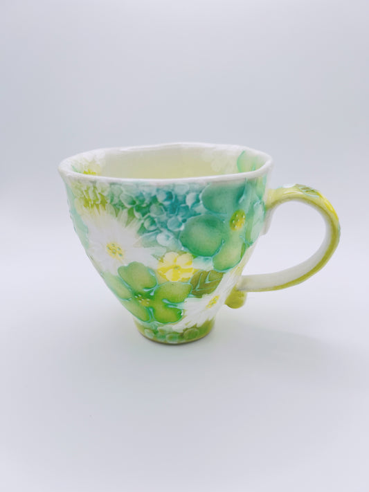 Yuzuriha Flower Mug 青彩雏菊花