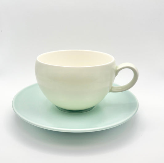 YEZI Studio Handcraft Egg Shaped Cup and Saucer (green glossy)