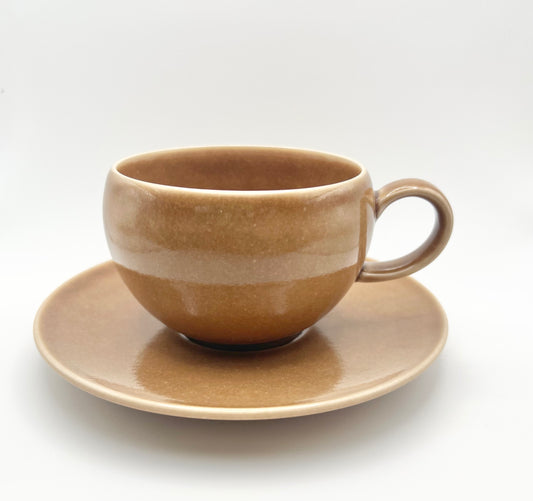 YEZI Studio Handcraft Egg Shaped Cup and Saucer (brown glossy)